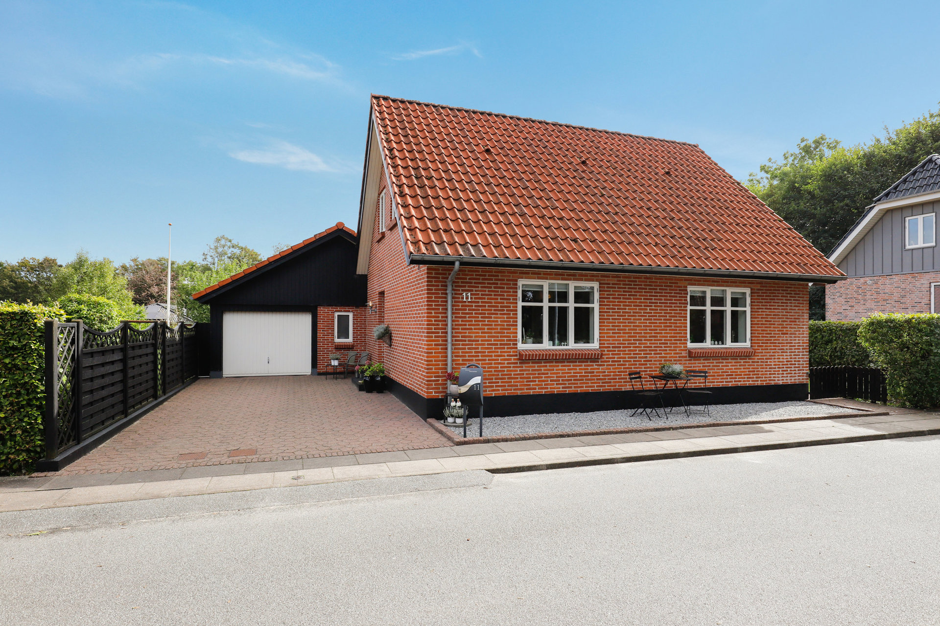 Velholdt villa med en lækker have