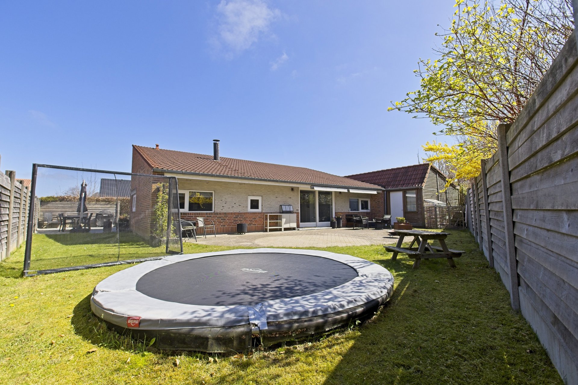 Arkitekttegnet villa på lukket vej 